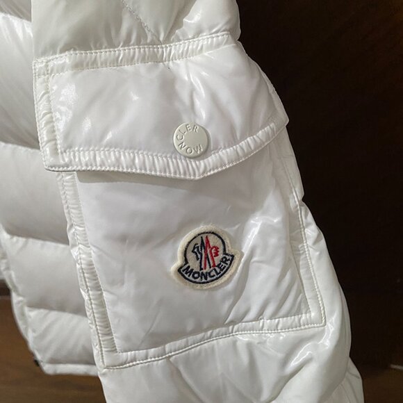 Unisex Moncler White Down Jacket With Hood - Picture 4 of 10